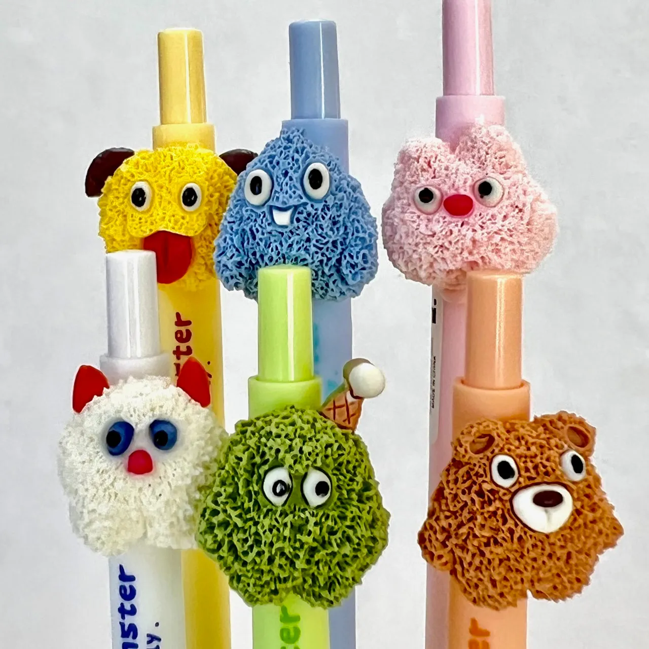 22561 MONSTER FAMILY RETRACTABLE GEL PEN-36