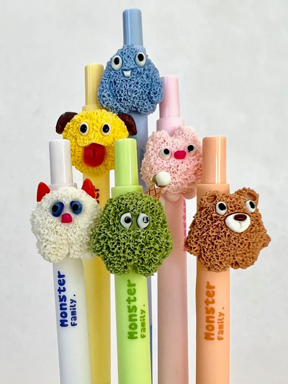 22561 MONSTER FAMILY RETRACTABLE GEL PEN-36