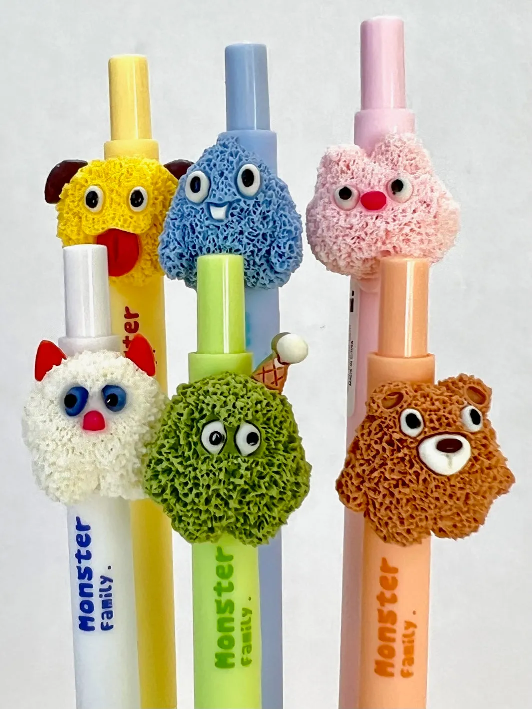 22561 MONSTER FAMILY RETRACTABLE GEL PEN-36