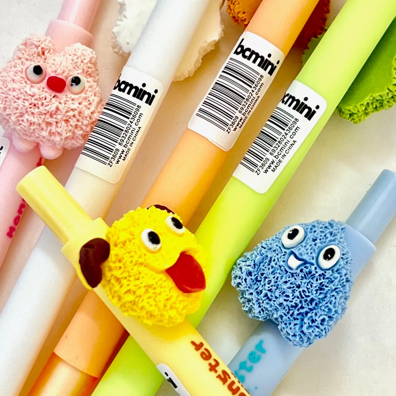 22561 MONSTER FAMILY RETRACTABLE GEL PEN-36